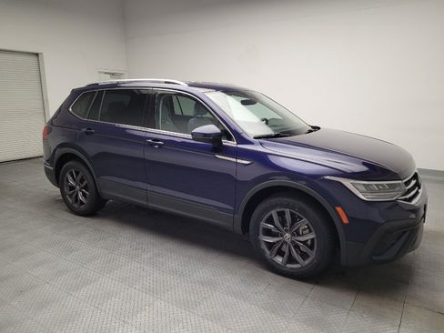 Used 2022 Volkswagen Tiguan SE FWD image 11