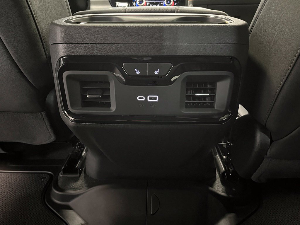 Used 2025 GMC Sierra 1500 AT4 w/ AT4 Premium Package AWD/4WD image 16