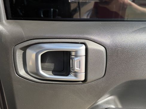 Used 2023 Jeep Gladiator Sport AWD/4WD image 34