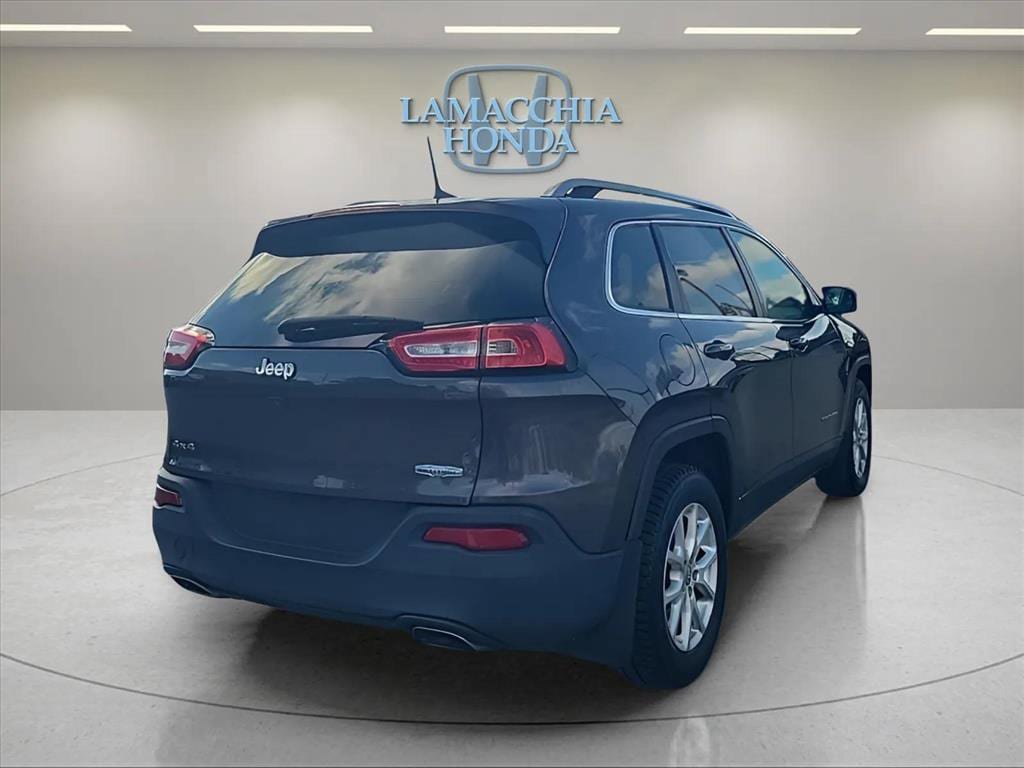 Used 2018 Jeep Cherokee Latitude Plus AWD/4WD image 5