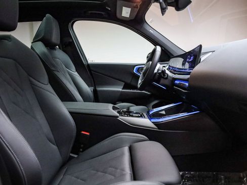 Used 2025 BMW X3 xDrive30i w/ M Sport Package image 18