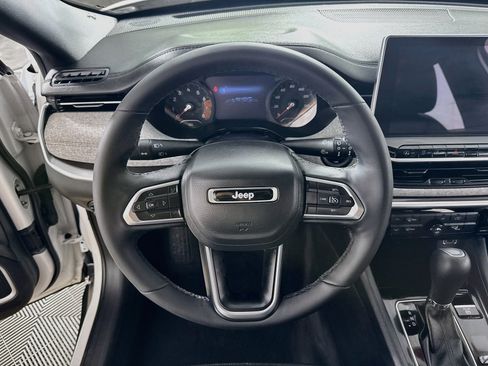 Used 2023 Jeep Compass Latitude AWD/4WD image 13