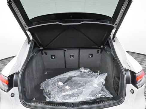 New 2026 Porsche Macan S image 30