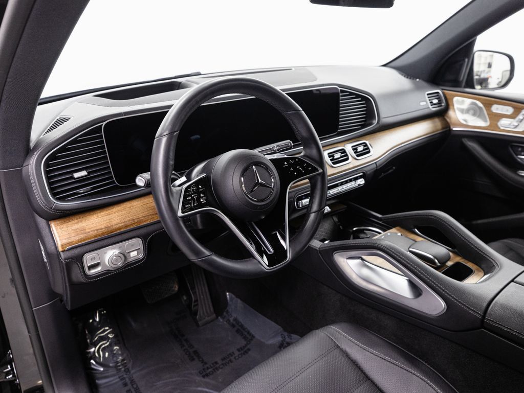 Used 2025 Mercedes-Benz GLE 450e 4MATIC image 9