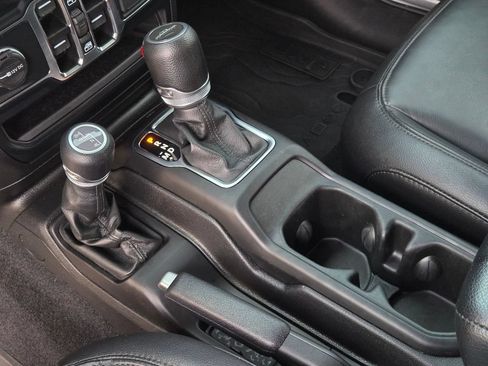 Used 2023 Jeep Gladiator Sport AWD/4WD image 31