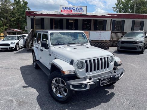 Used 2019 Jeep Wrangler Unlimited Sahara AWD/4WD image 3