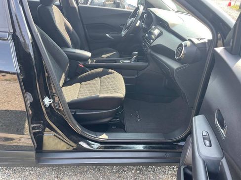 Used 2021 Nissan Kicks SV FWD image 12