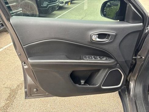 Used 2019 Jeep Compass Latitude w/ Safe & Security Group image 7