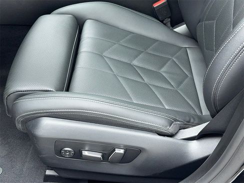 Used 2025 BMW 530i image 37