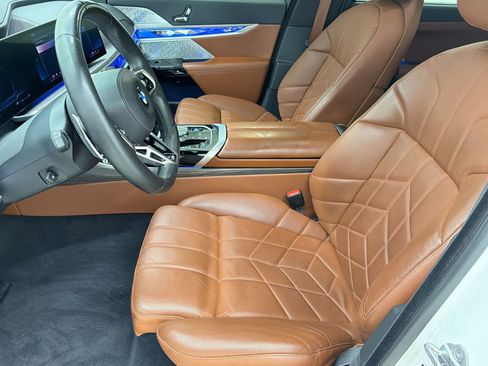 Certified 2023 BMW 760i xDrive w/ Executive Package image 5