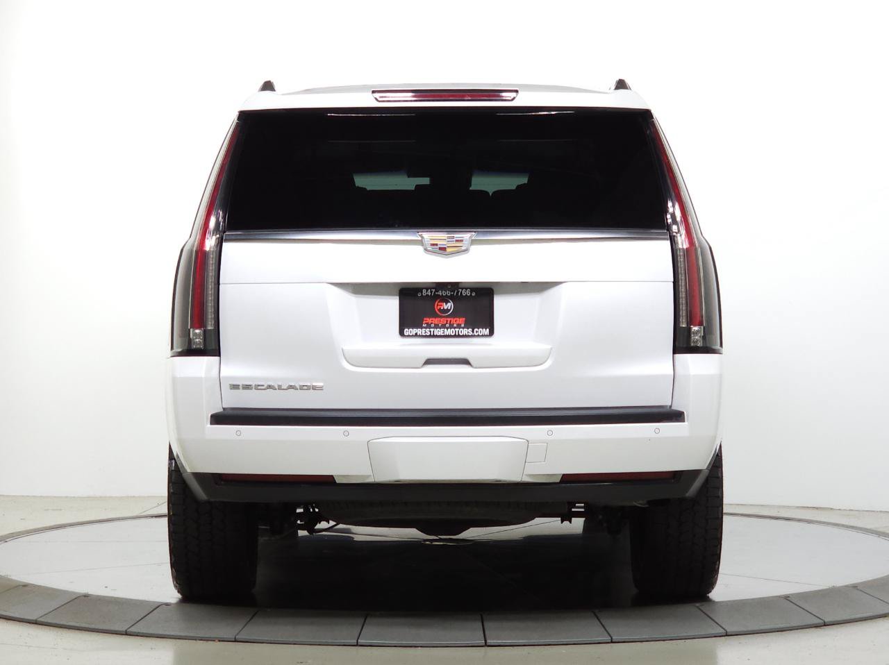 Used 2017 Cadillac Escalade Luxury AWD/4WD image 5