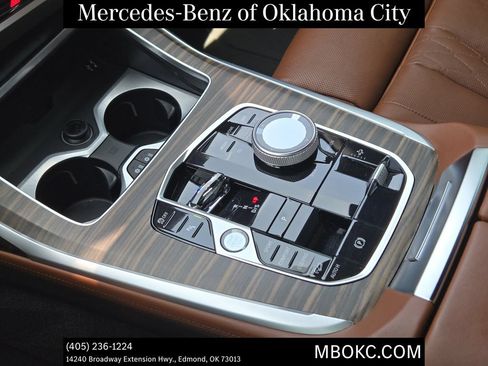 Used 2025 BMW X7 M60i AWD/4WD image 18