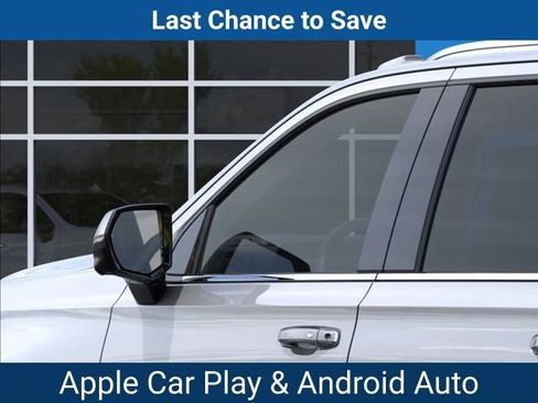 New 2025 Chevrolet Suburban Premier w/ Sun And Tow Package AWD/4WD image 13