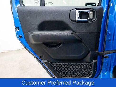 Used 2023 Jeep Wrangler Unlimited Sahara AWD/4WD image 23