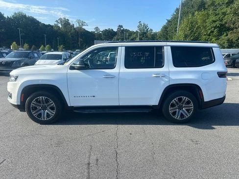 Used 2024 Jeep Wagoneer Series II w/ Flexible Seating Group RWD image 6