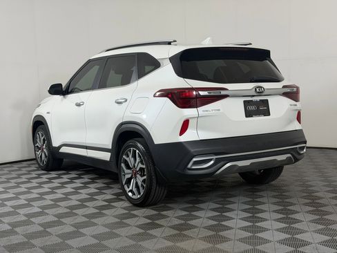 Used 2021 Kia Seltos SX w/ SX Sunroof Package AWD/4WD image 3