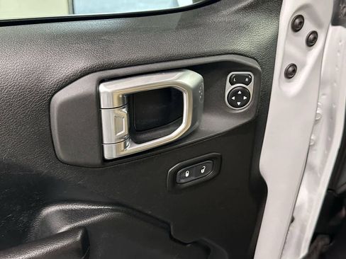 Used 2020 Jeep Wrangler Sport image 10