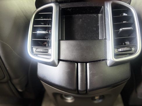 Used 2017 Porsche Cayenne Platinum Edition w/ Premium Package (PJV) image 23