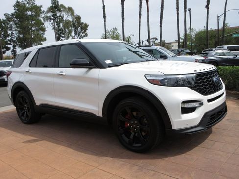 Certified 2021 Ford Explorer ST w/ Equipment Group 401A AWD/4WD image 6