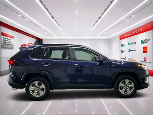 Used 2025 Toyota RAV4 XLE AWD/4WD image 9