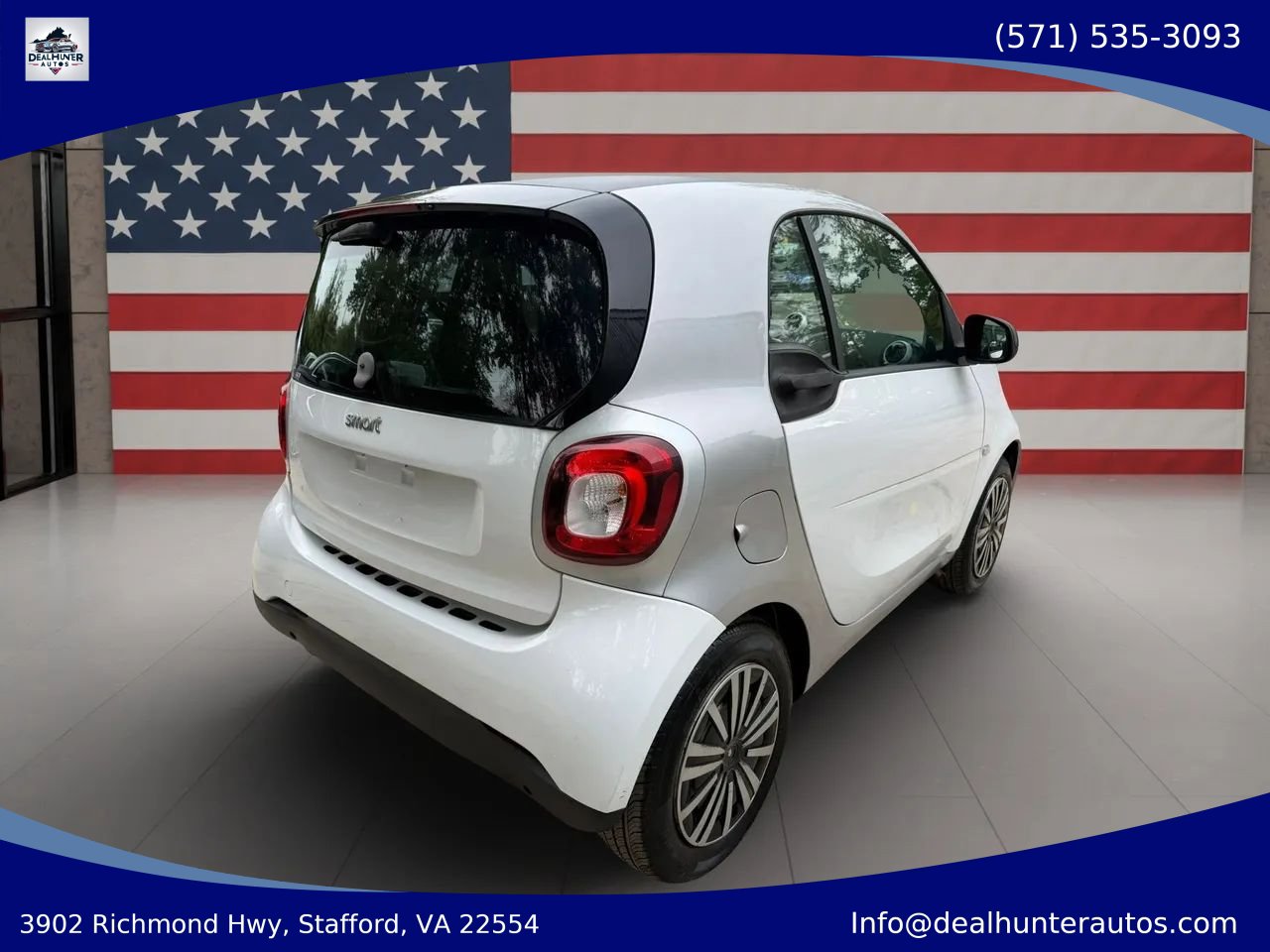 Used 2016 smart fortwo pure RWD image 4