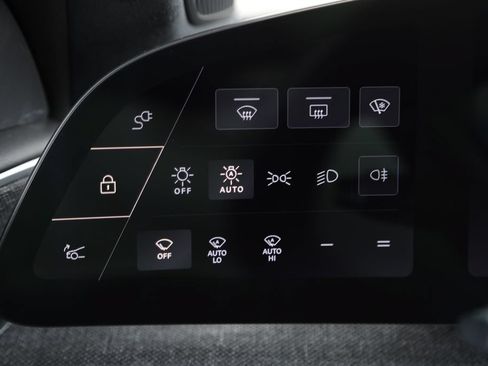 Used 2024 Lucid Air Pure RWD image 23