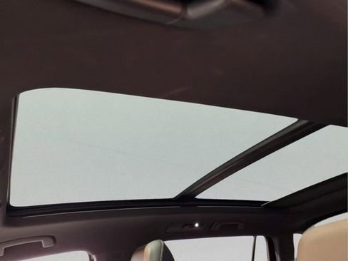 Used 2023 Volkswagen Tiguan SEL R-Line image 20