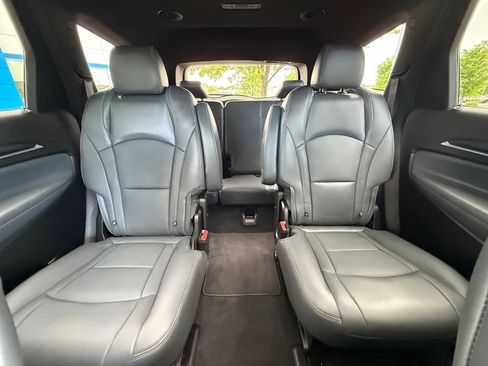Used 2023 Buick Enclave Essence w/ Experience Buick Package FWD image 32