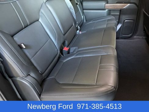 Used 2020 Chevrolet Silverado 1500 High Country w/ Technology Package AWD/4WD image 31