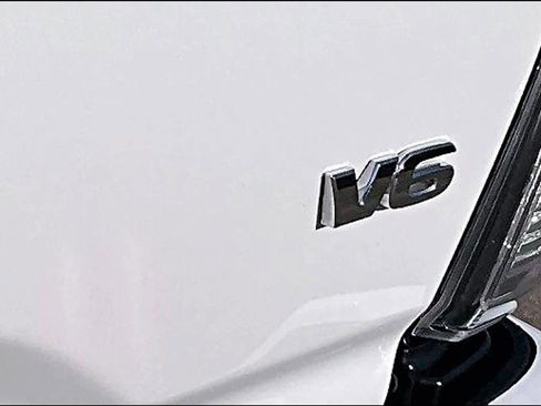 Used 2023 Toyota Tacoma TRD Off-Road w/ Technology Package image 9