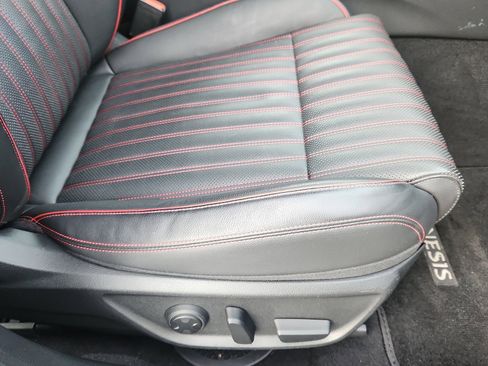 Used 2023 Genesis G70 2.0T w/ Sport Prestige Package image 35