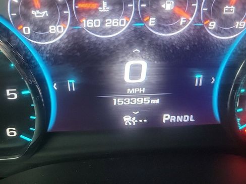 Used 2017 Chevrolet Suburban Premier image 10