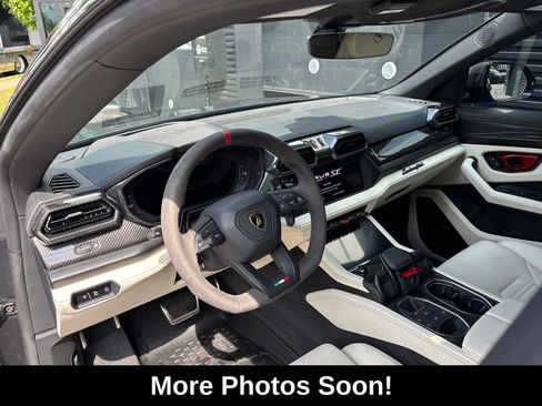 Used 2025 Lamborghini Urus SE AWD/4WD image 7