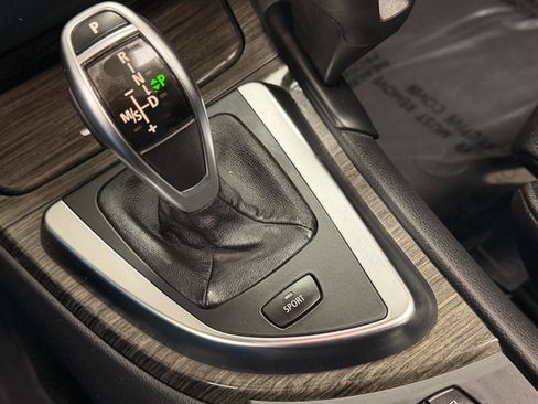 Used 2013 BMW 135i Convertible RWD image 24