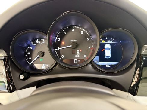 New 2026 Porsche Macan AWD/4WD image 13