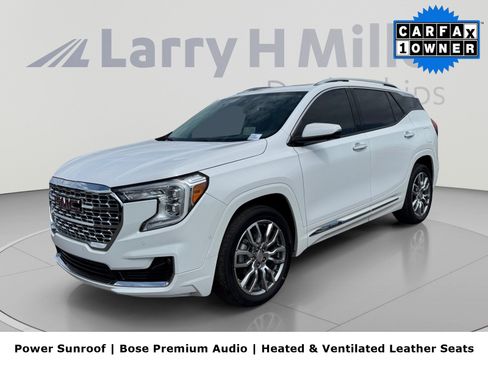 Used 2024 GMC Terrain Denali w/ Denali Premium Package AWD/4WD image 1