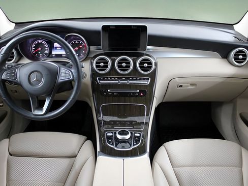 Used 2019 Mercedes-Benz GLC 300 image 16