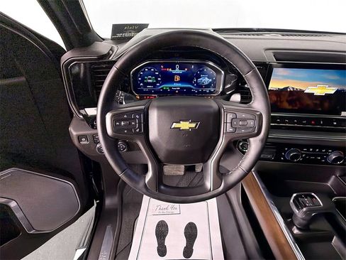 Used 2023 Chevrolet Silverado 1500 High Country w/ Technology Package image 11