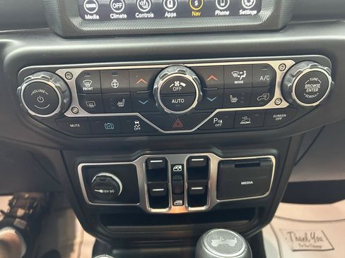 Used 2022 Jeep Wrangler Unlimited Sahara w/ Cold Weather Group AWD/4WD image 25
