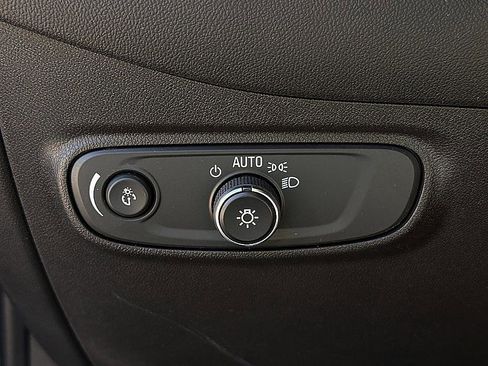 Used 2022 Chevrolet Equinox LT FWD image 21