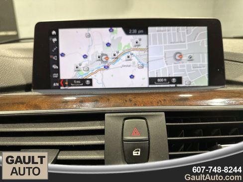 Used 2018 BMW 330i xDrive Sedan w/ Premium Package image 10