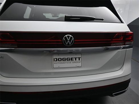 New 2026 Volkswagen Atlas SE image 10