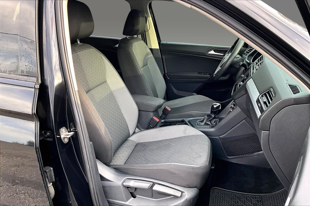 Used 2021 Volkswagen Tiguan S FWD image 4