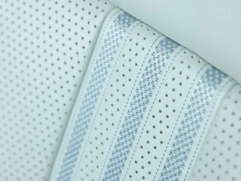 Used 2025 Aston Martin DBX 707 image 19