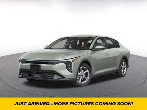Used 2025 Kia K4 FWD image 1