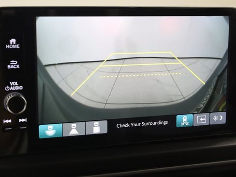 Used 2023 Honda Pilot Touring image 10