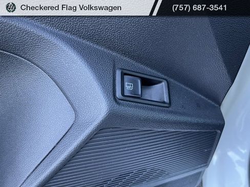 Used 2022 Volkswagen Taos SE image 17