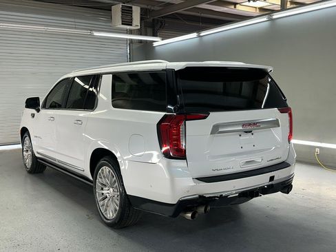 Used 2024 GMC Yukon XL Denali w/ Denali Reserve Package AWD/4WD image 7
