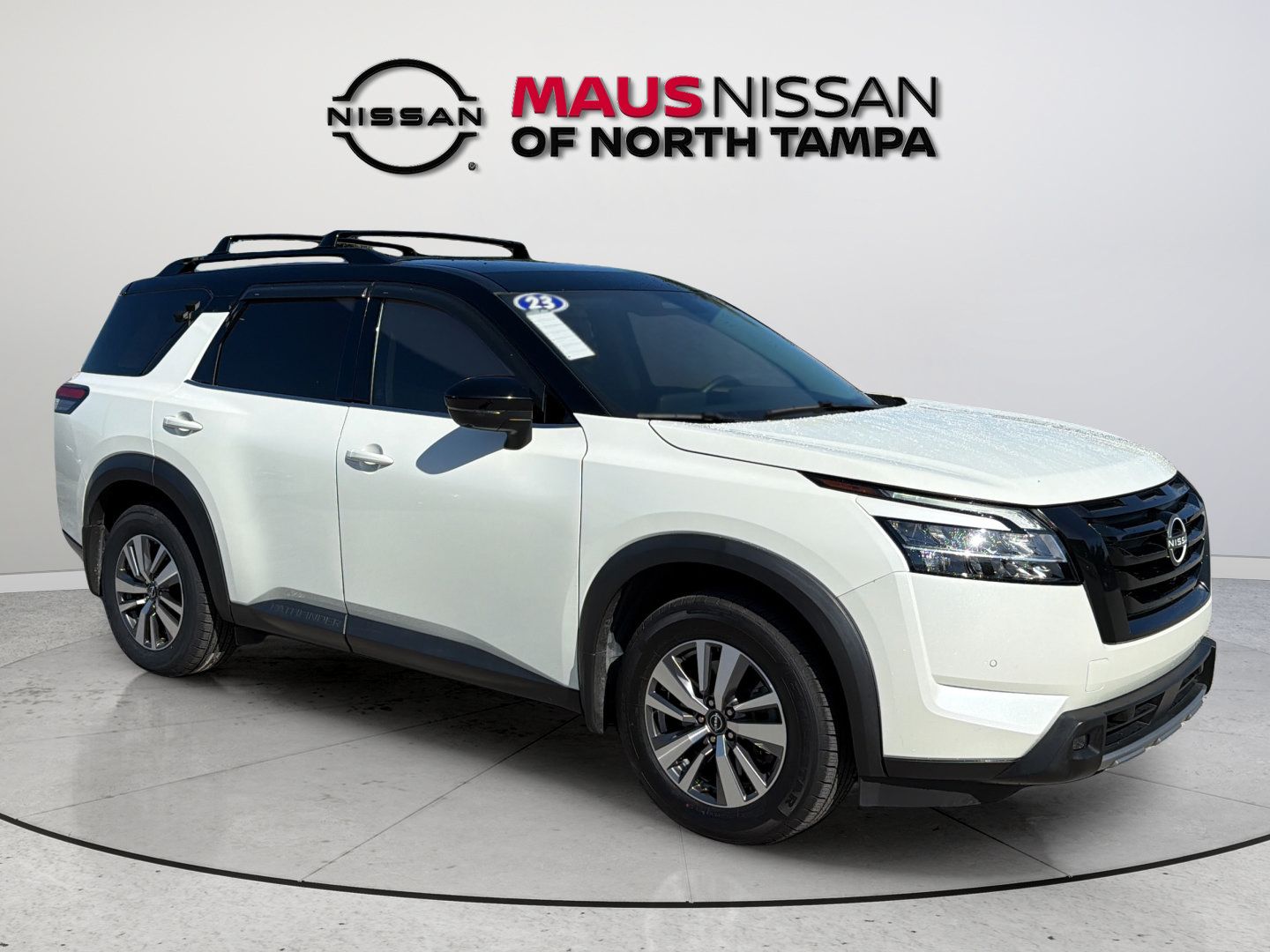 Used 2023 Nissan Pathfinder SL w/ Black Appearance Package FWD image 1