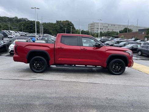Used 2025 Toyota Tundra Limited AWD/4WD image 7